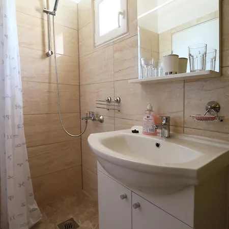 Vala Hrvaska Robinson 3*