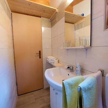 Vala Hrvaska Robinson Gornji Humac