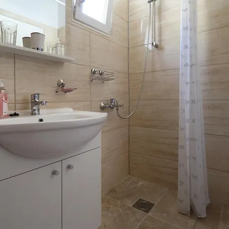 Vala Hrvaska Robinson 3*